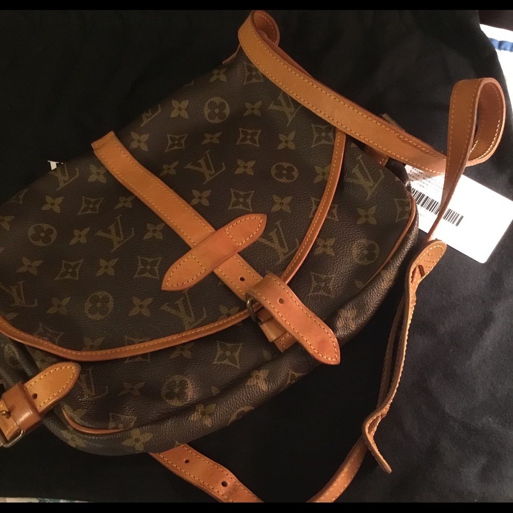 Louis Vuitton crossbody AUTHENTIC